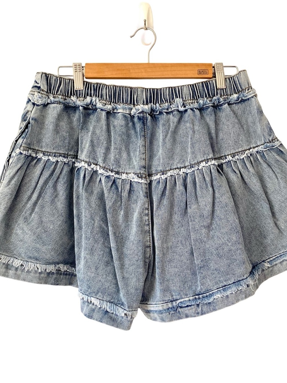 O&H OH Flirty Frills Denim Button Front Shorts size medium Boho Festival - Picture 3 of 7